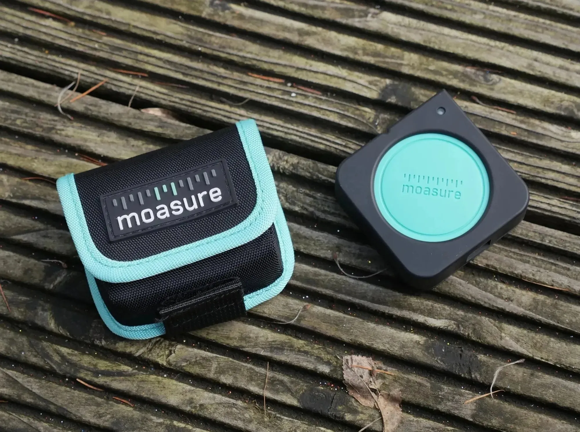 Moasure ONE – digitálny merací prístroj s púzdrom, recenzia moderného nástroja na meranie pozemkov a záhrad