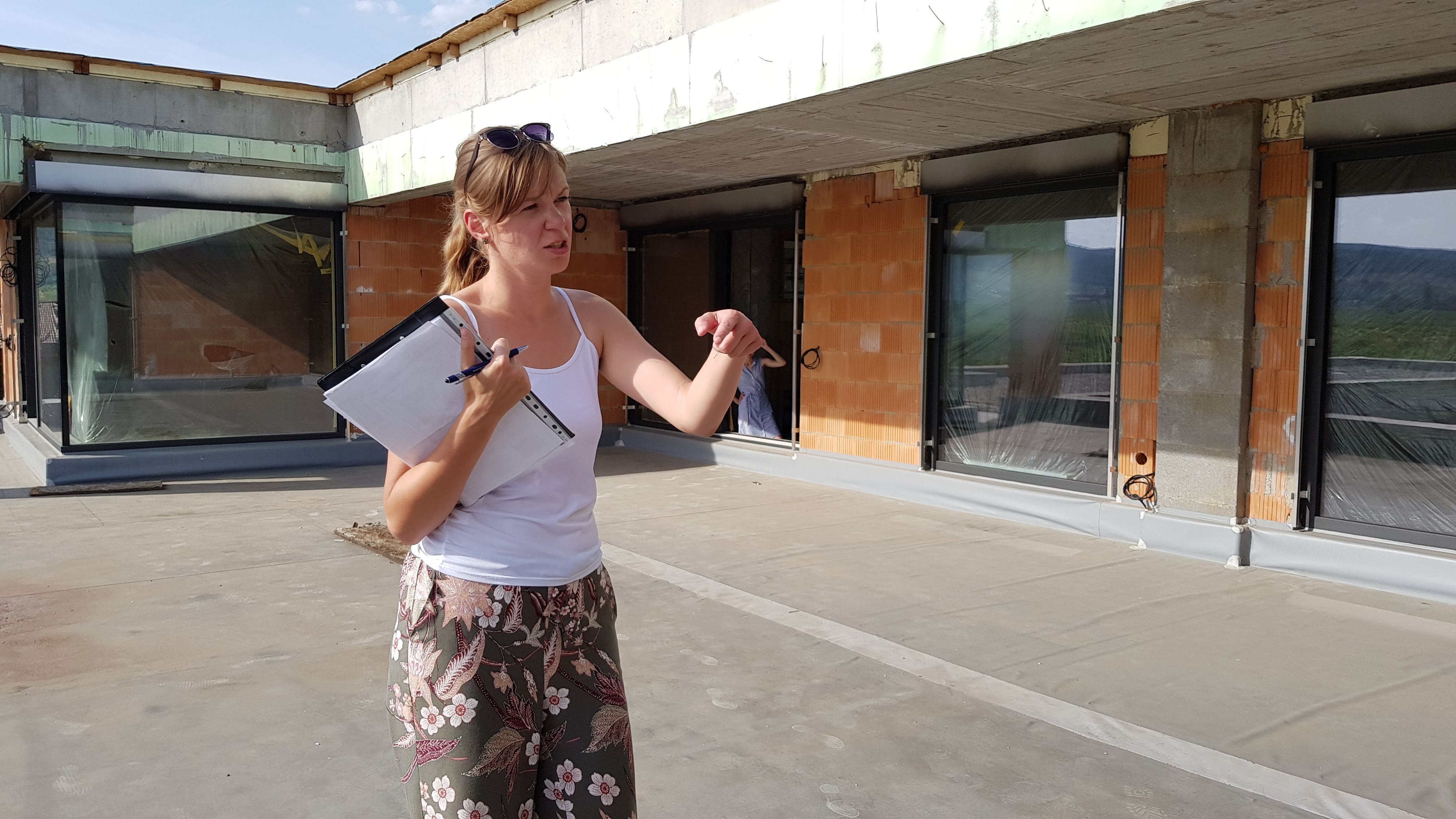 Odborná konzultácia a kontrola stavebnej pripravenosti modernej vily pred výsadbou zelene