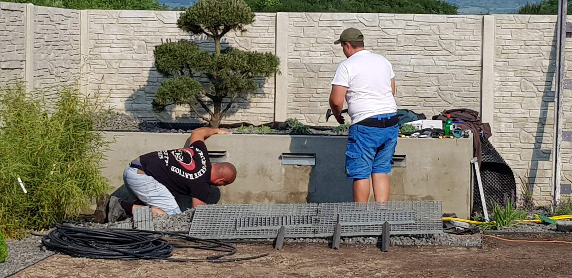 Okrasné jazierko a vodopád – Okrasne Jazierko A Vodopad Hubice