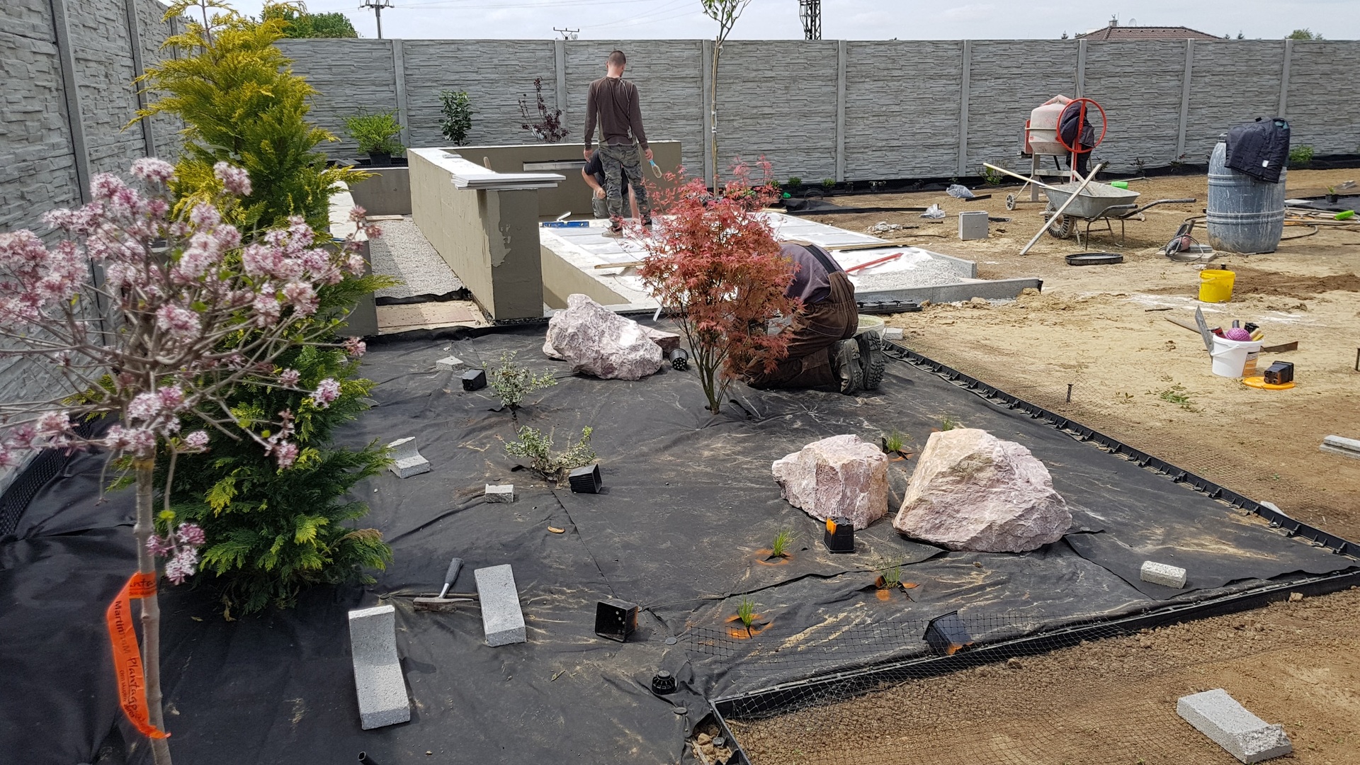 Okrasné jazierko a vodopád – Okrasne Jazierko A Vodopad Kvetoslavov