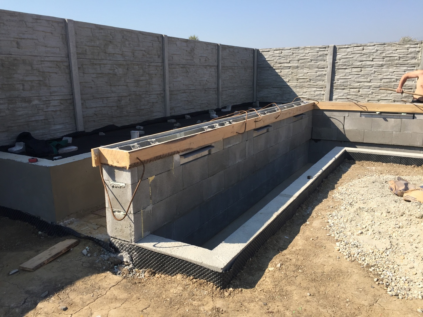 Okrasné jazierko a vodopád – Okrasne Jazierko A Vodopad Pernek