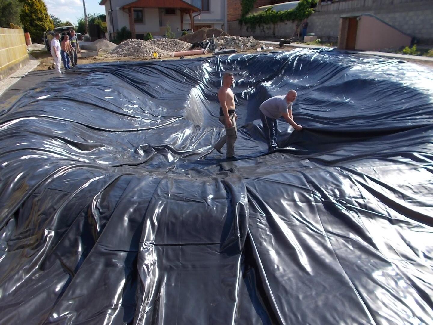 Okrasné jazierko a vodopád – Okrasne Jazierko A Vodopad Zohor