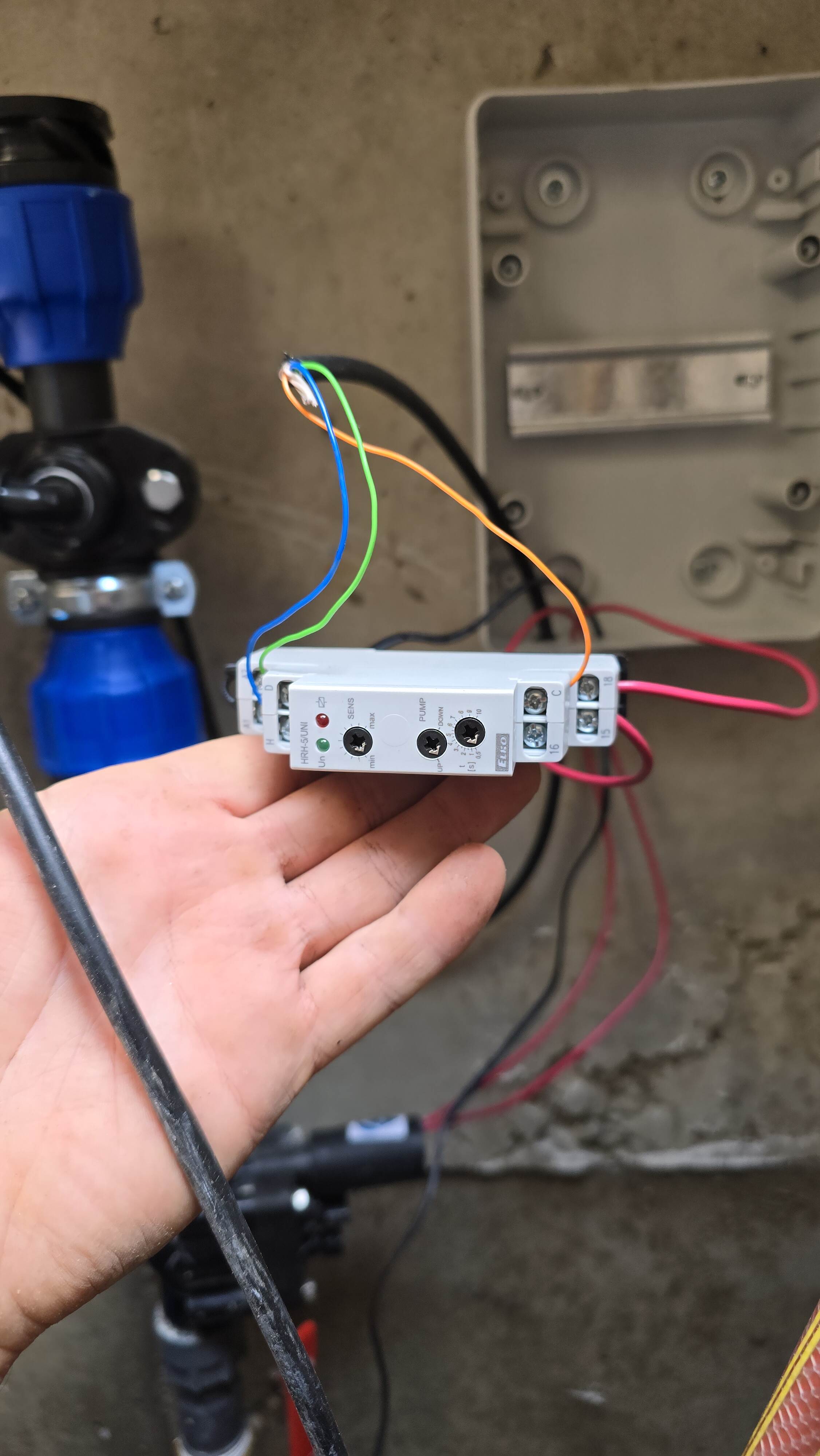 Riadiaca jednotka pre inteligentné dopúšťanie vody