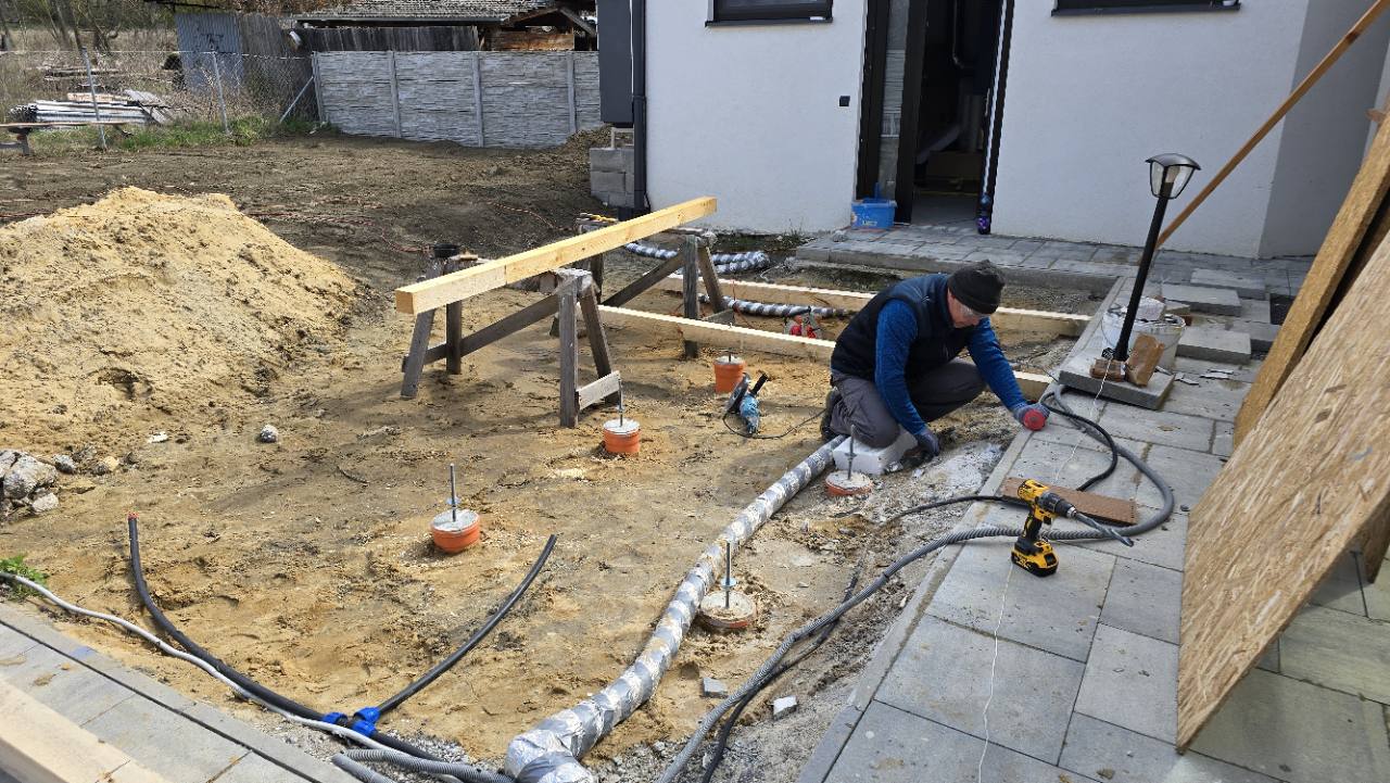 Terasa a záhradná drevostavba – Wpc Terasa Zakladanie Podkonstrukcie